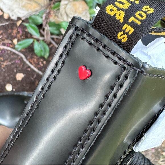 NEW Dr. Martens Black Betty Boop Jadon Boots Women's Size 8 US / 6 UK NIB - Picture 11 of 16